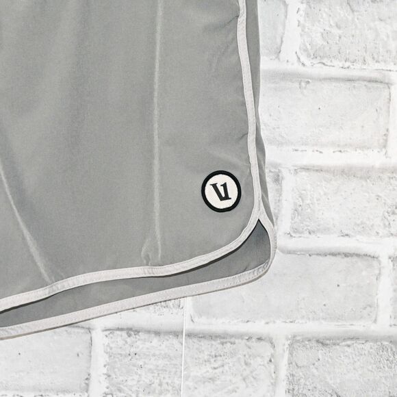 VUORI Men's Cruise Board Shorts in Blue Grey ColorBlock sz 30 - Picture 5 of 7